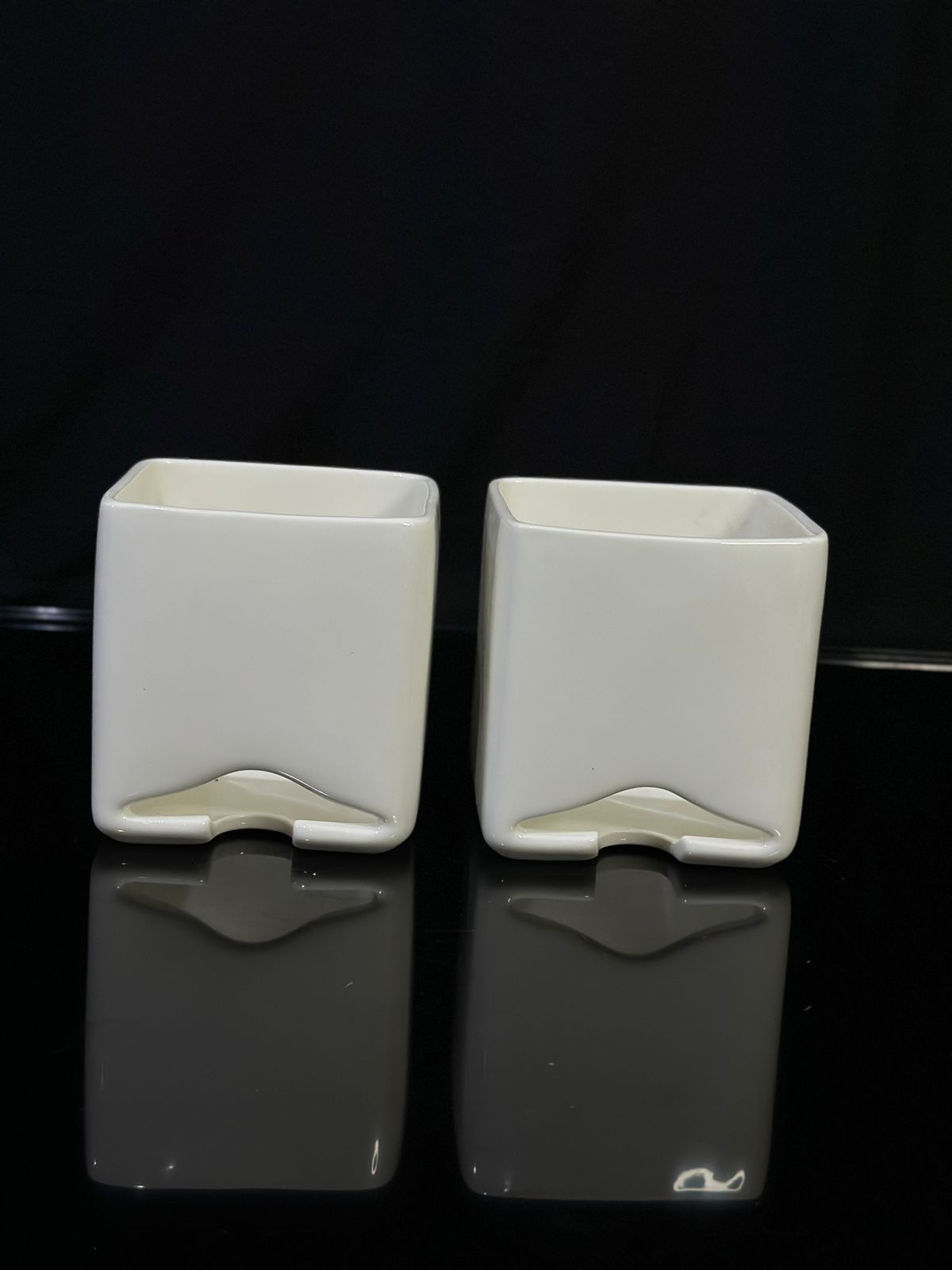 Porcelain Tissue holder - Styl1 - Diqqawi Plates