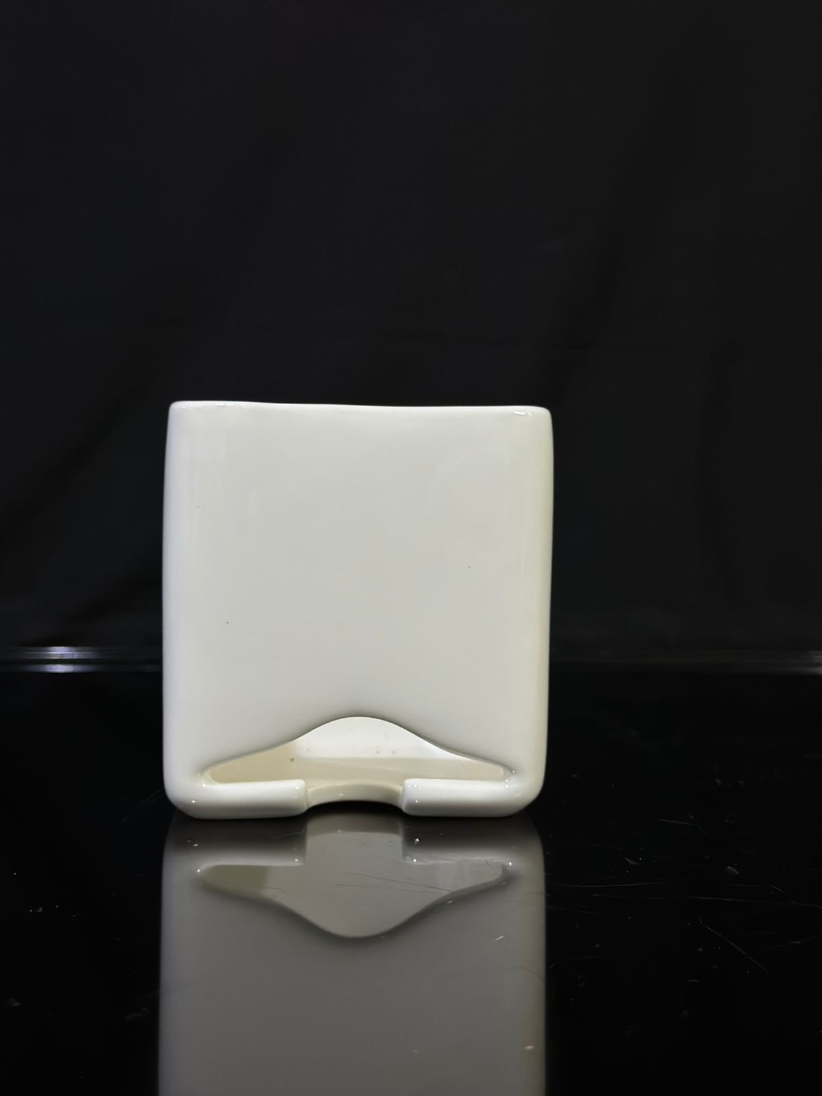 Porcelain Tissue holder - Styl1 - Diqqawi Plates