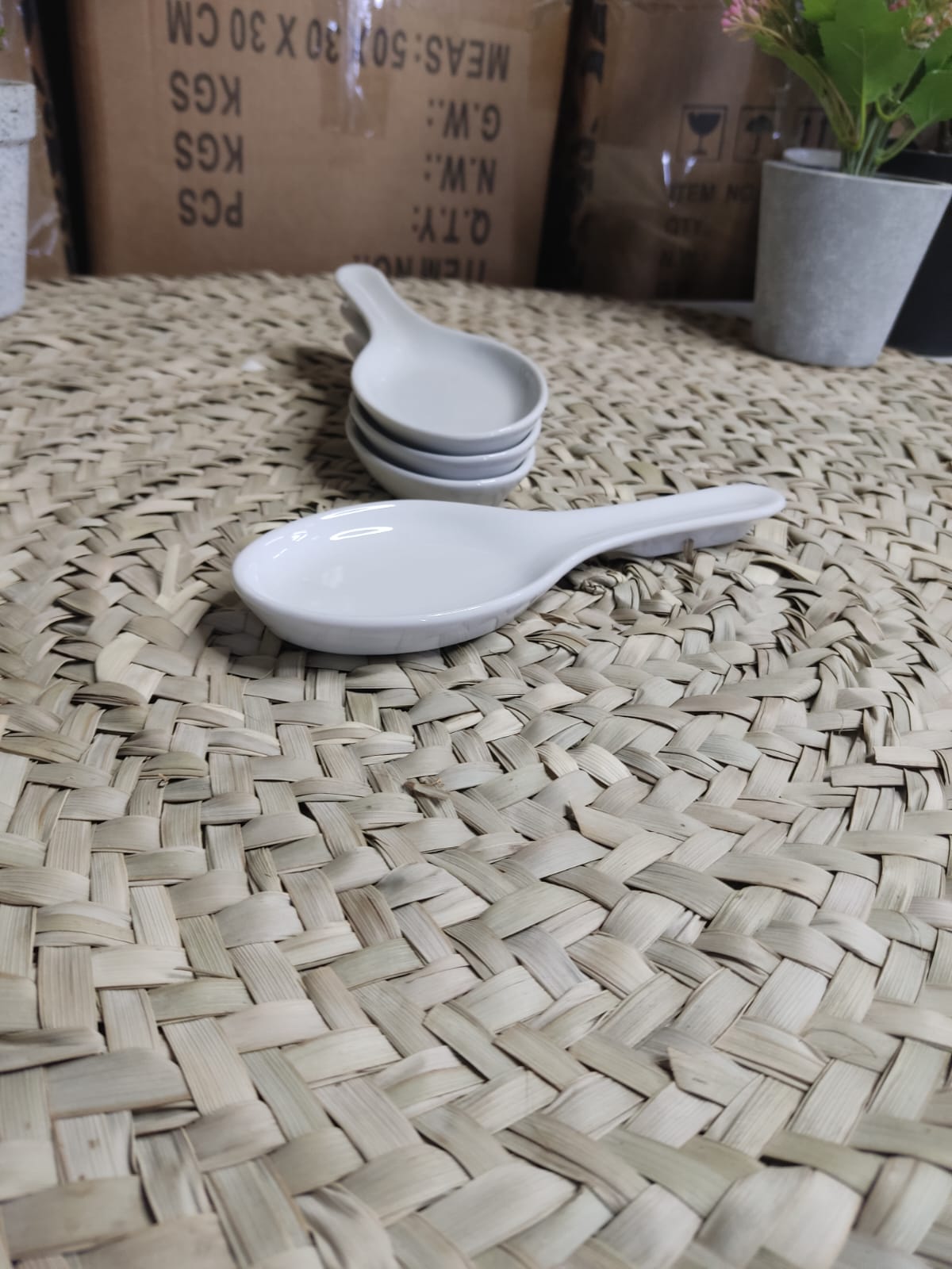 Small Porcelain Ladle Holder - Diqqawi Plates